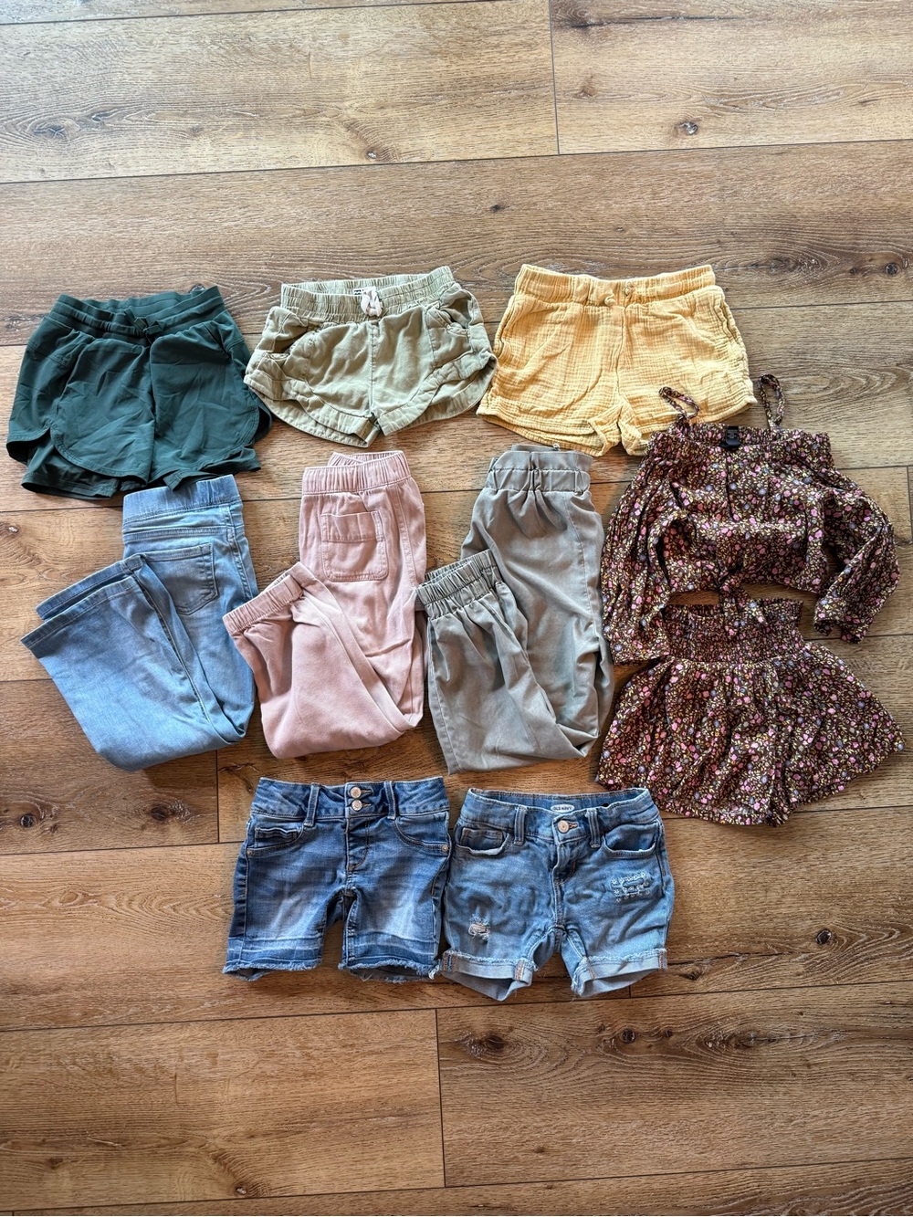 Girls Size 6 Target Bundle Shorts/Joggers/Jeans and Matching Floral Piece Set
